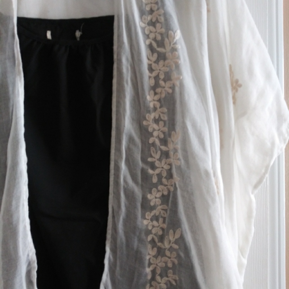 Tunic - Picture 4 of 5